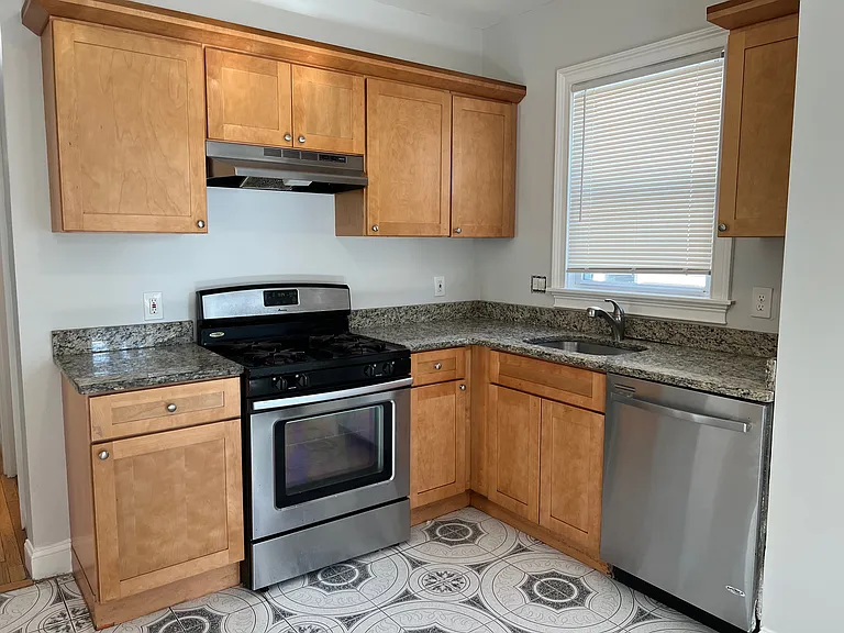 177 Belmont St #1 — Photo 4