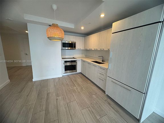 2nd image of 45 SW 9th St APT 1104