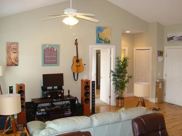 245 E 3rd Ave UNIT E202, Horseshoe Beach, FL 32648