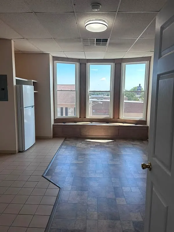 1 bed, $950 — Photo 2