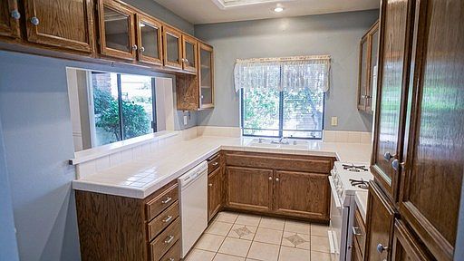 4th image of 26001 Coronado Ct