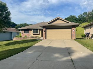 828 McKenzie Ave, Council Bluffs, IA 51503