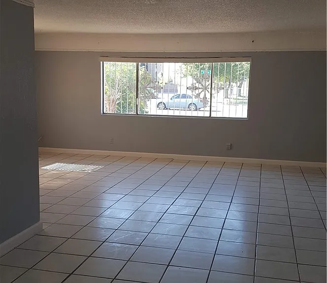 713 W Monroe Ave — Photo 3
