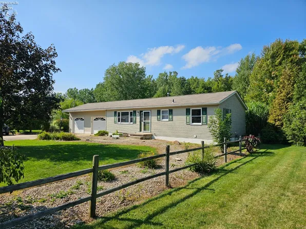 64 Franklin Ave, Wakeman, OH 44889