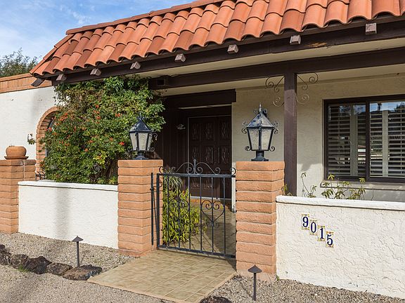 4th image of 9015 N Foothills Manor Dr