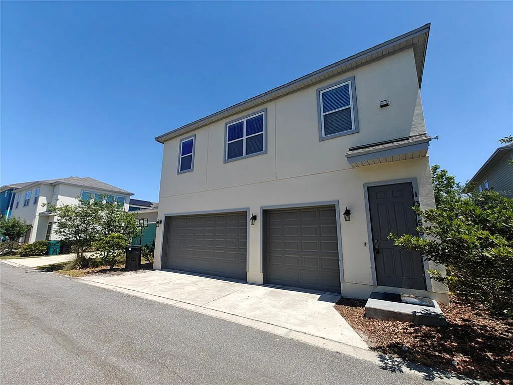 1 bed, 1.0 bath, 747 sqft, $1,749 — Photo 1