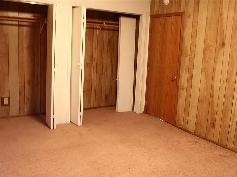 220 E Washington St — Photo 4