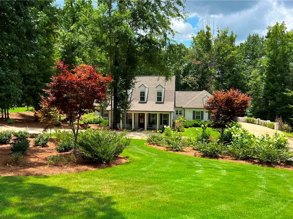 1301 Falls Crest Dr, Auburn, AL 36830