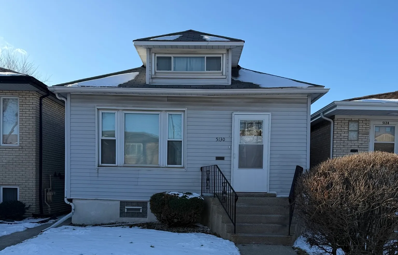 5130 S Menard Ave photo 1