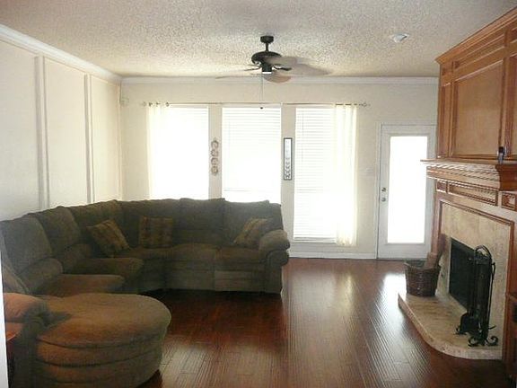 5th image of 403 Meadowcreek Dr