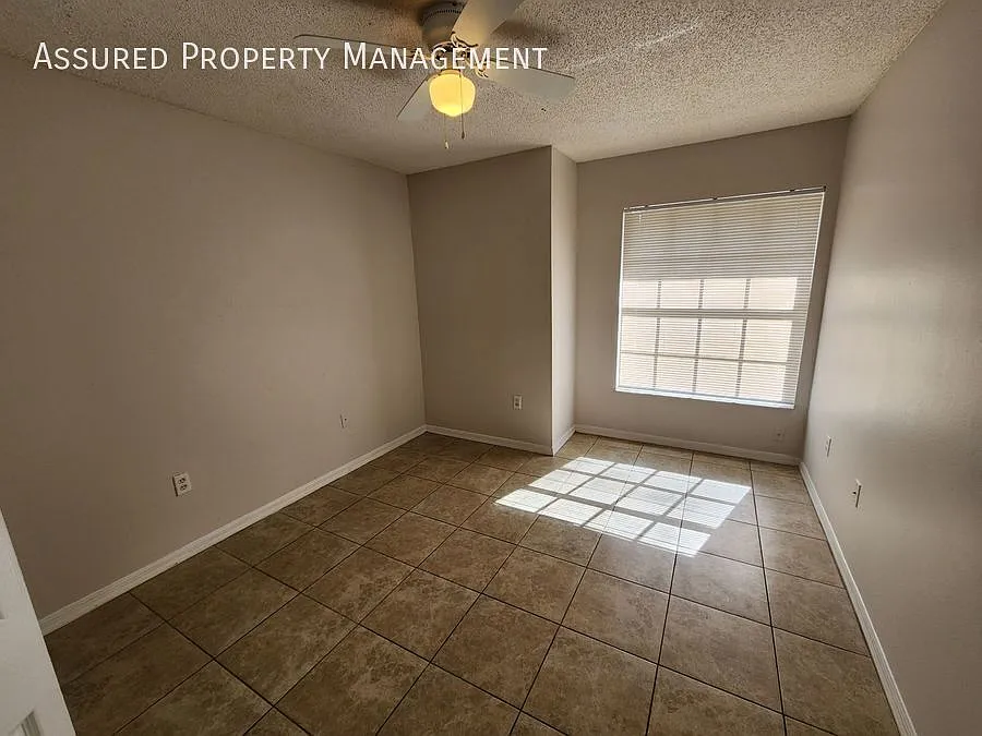 Three bedroom, two bathroom, two car garage with large private backyard. — Photo 2