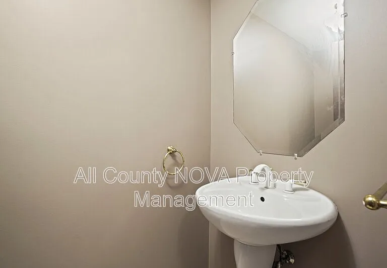6428 Earlham Dr — Photo 16