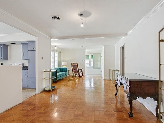 4th image of 428 Beverly Garden Dr