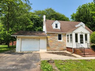 41 Willow Ave, Howell, NJ 07731