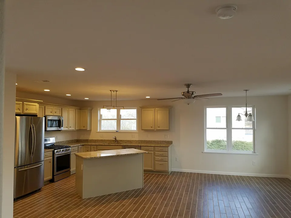 1630 Manitou Blvd