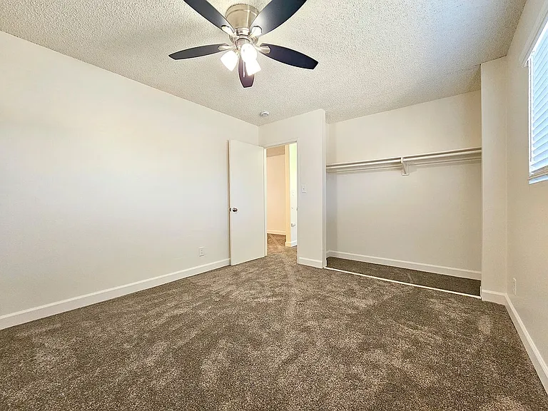 Parks Ave. Apartments — Photo 36