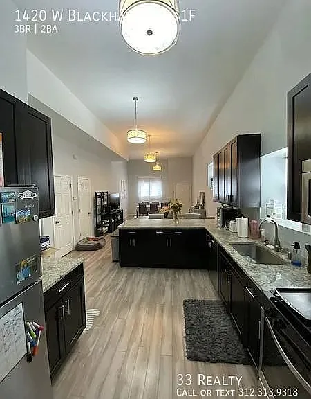 1420 W Blackhawk St #1F — Photo 1
