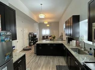 1420 W Blackhawk St APT 1F, Chicago, IL 60642