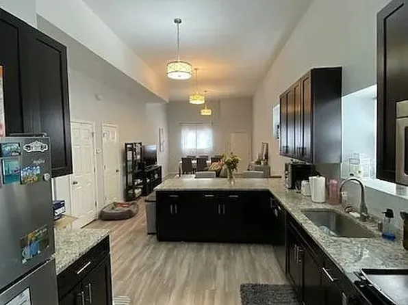 1420 W Blackhawk St APT 1F, Chicago, IL 60642