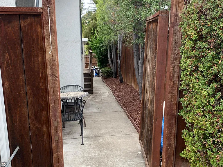 2941 Rawson St — Photo 24