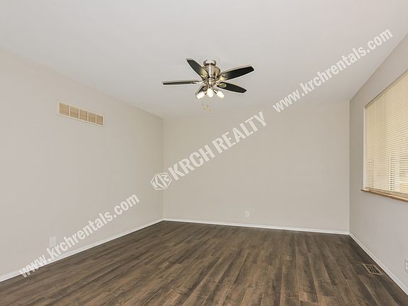 4th image of 550 Humes Ln