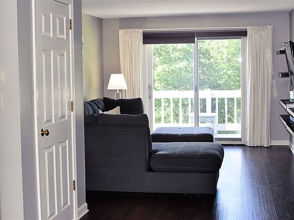 5th image of 36A Ledgewood Dr