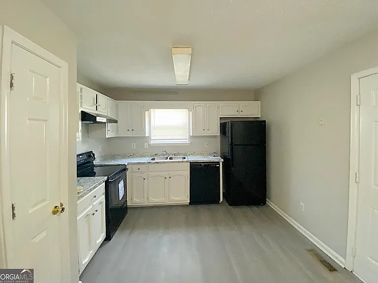176 Smith Ave #A — Photo 4