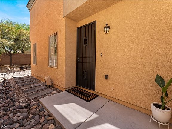 4th image of 5493 Railroad River Ave