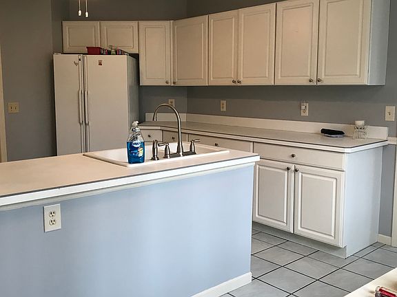 5th image of 8465 Bushnell Ct Unit B
