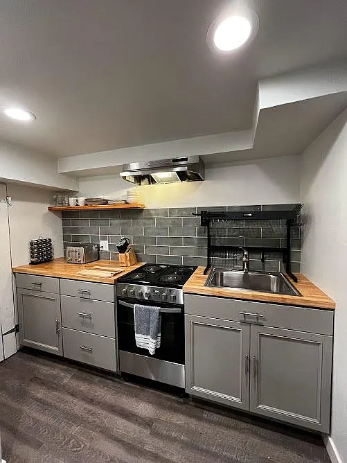 Studio, 400 sqft, $1,200 — Photo 1