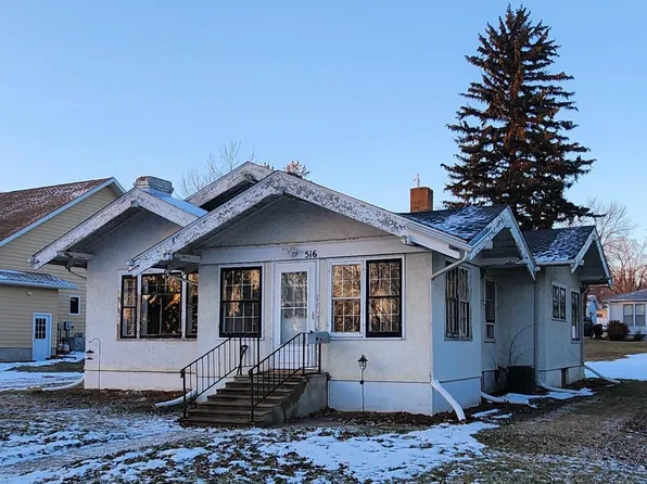 516 4th St NW, Valley City, ND 58072