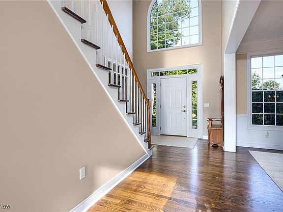 4th image of 242 Meadow Oaks Trl