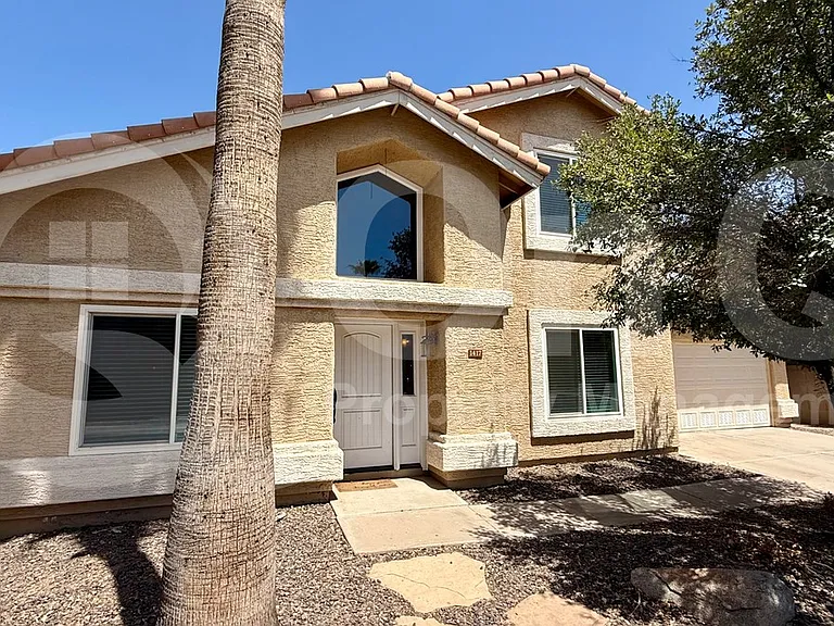 1417 N Dana St — Photo 2