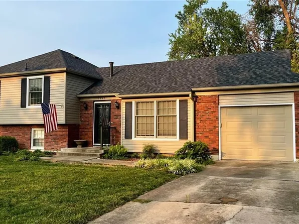 1625 S Orchard Dr, Ottawa, KS 66067