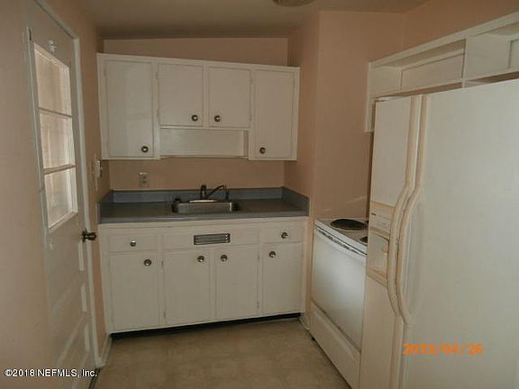 2nd image of 4241 Lockhart Dr