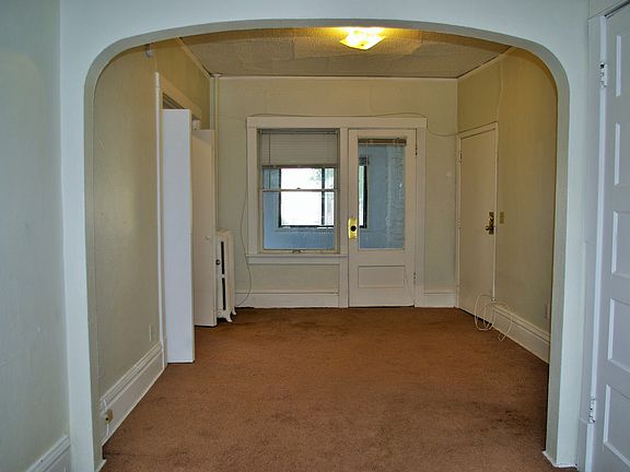 5th image of 469 Herschel St #1