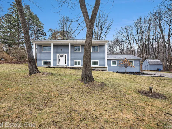 12280 Dunham Rd, Hartland, MI 48353