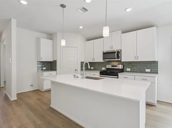 12027 Marlin Strait Dr, Baytown, TX 77523