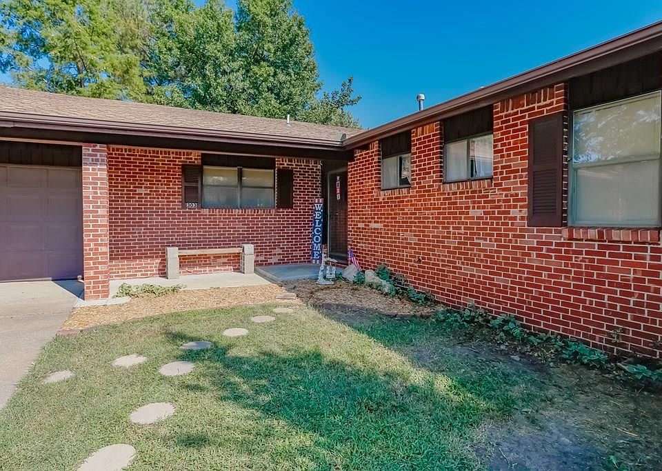 1st image of 303 N Edgewood Dr