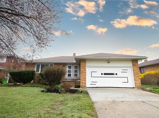6303 Ridgebury Blvd, Mayfield Heights, OH 44124