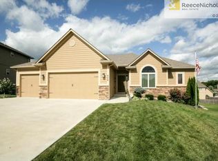 908 NW Magnolia Ln, Grain Valley, MO 64029