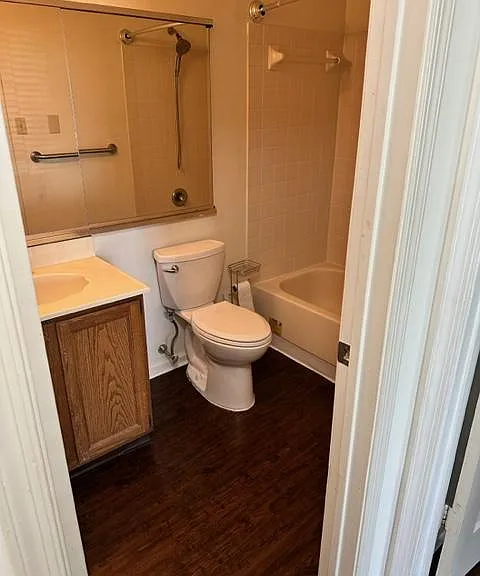 601 Ferris Ln #F1 — Photo 6