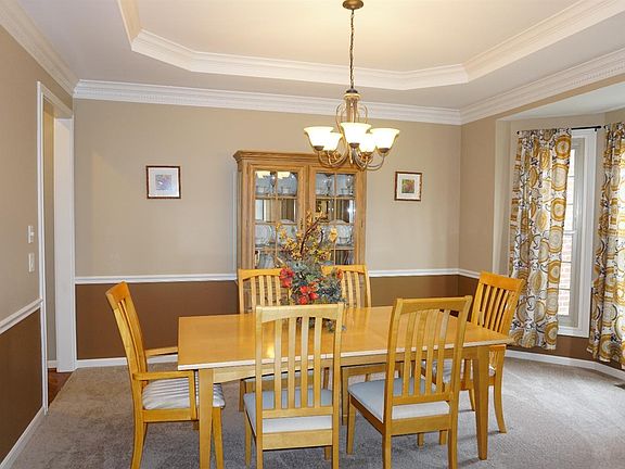 3rd image of 1027 Bayhill Ln