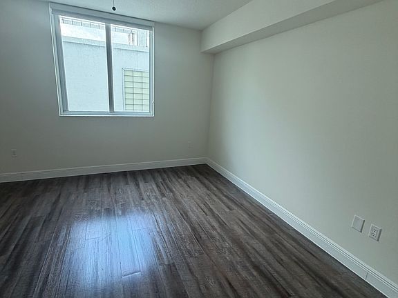 5th image of 110 SW 13th St #703