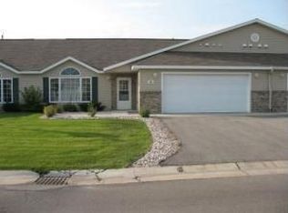 316 30th St N, Moorhead, MN 56560