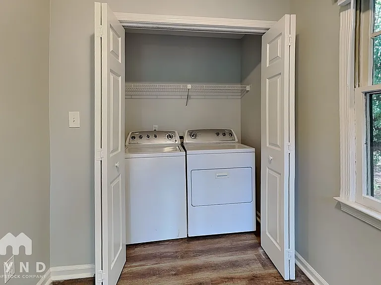 409 Crosspine Dr — Photo 16