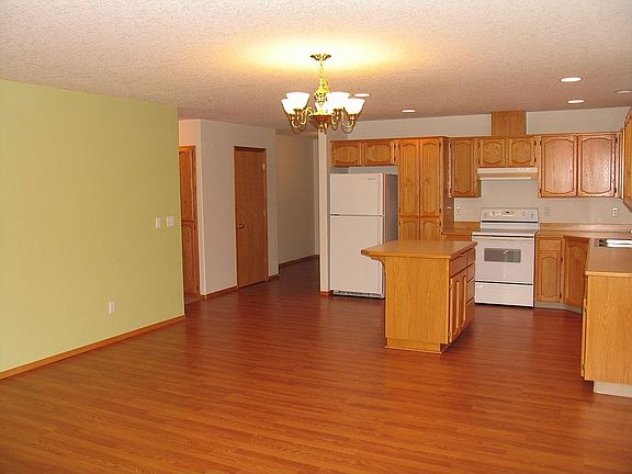 2nd image of 1110 NE 167th Ave