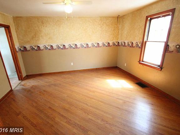 4th image of 1104 Potomac Ave