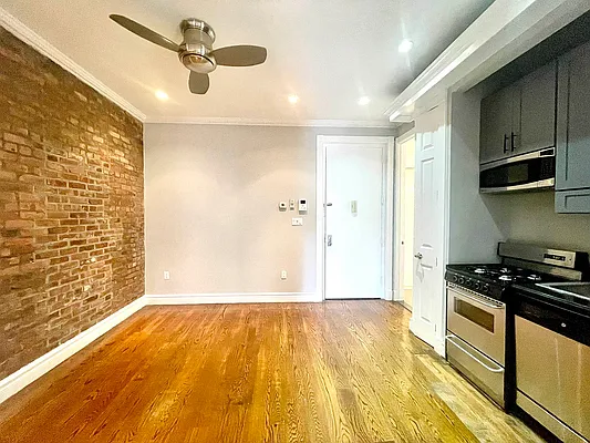 Rented by Century 21 Premier  | media 2