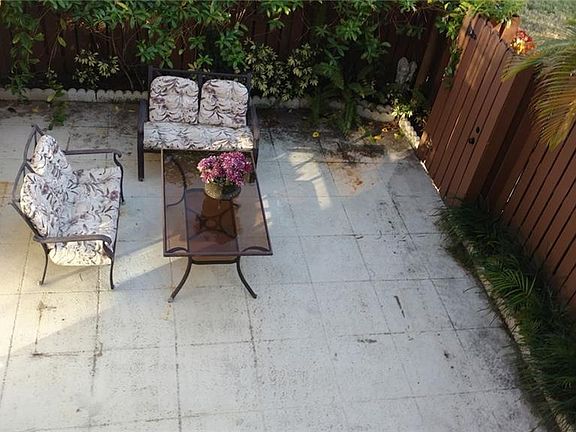 4th image of 6207 SE Riverboat Dr #1004